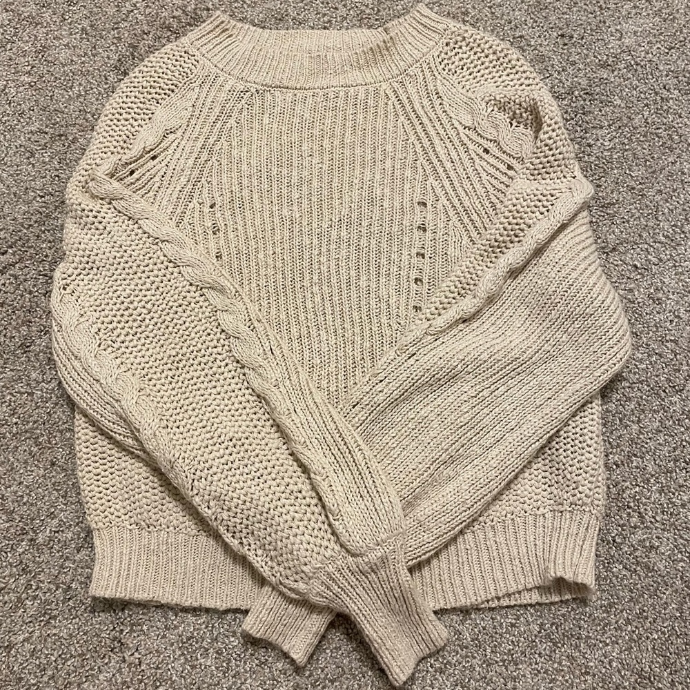 American Eagle Sweater